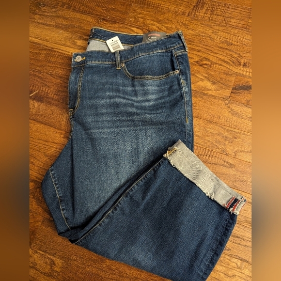 Torrid Crop Boyfriend Straight Vintage Stretch Mid-Rise Jean plus size 26 - Picture 5 of 7